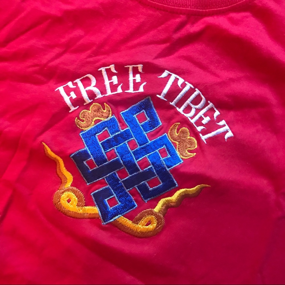 Red t-shirt - Picture 2 of 3
